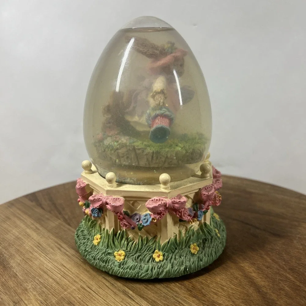 Vintage Mercuries USA 1993 Easter Bunny Egg‎ Musical Snow Globe
